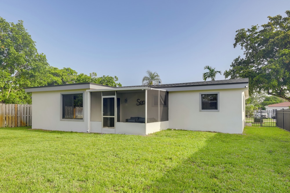 3 Mi to Hard Rock Stadium: Retreat w/ Private Yard