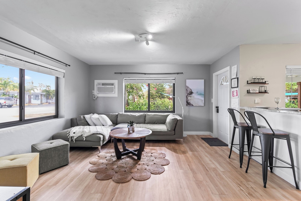 Spacious Apartment with Free Parking