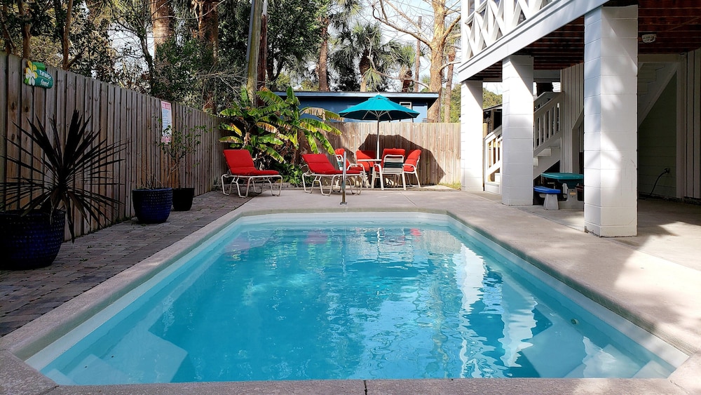 1313 6th Avenue - Rest A Shore