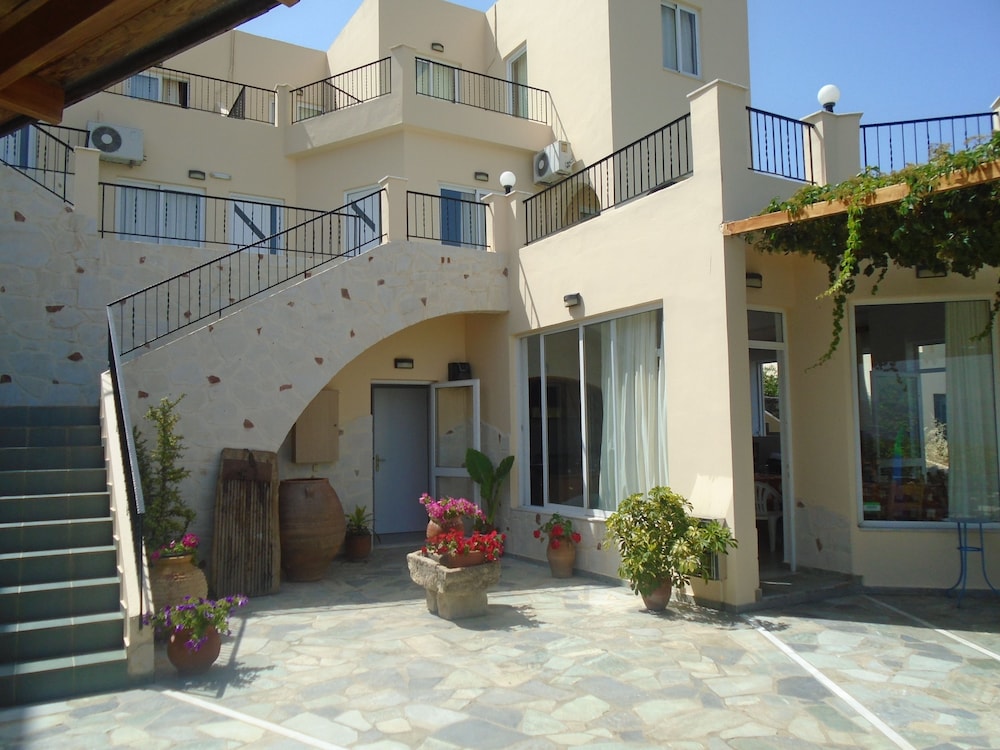 Apartment Hotel Irida