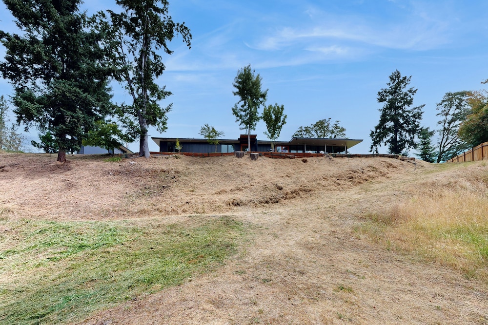 Home w/ Stunning River Views & Nearby Attractions