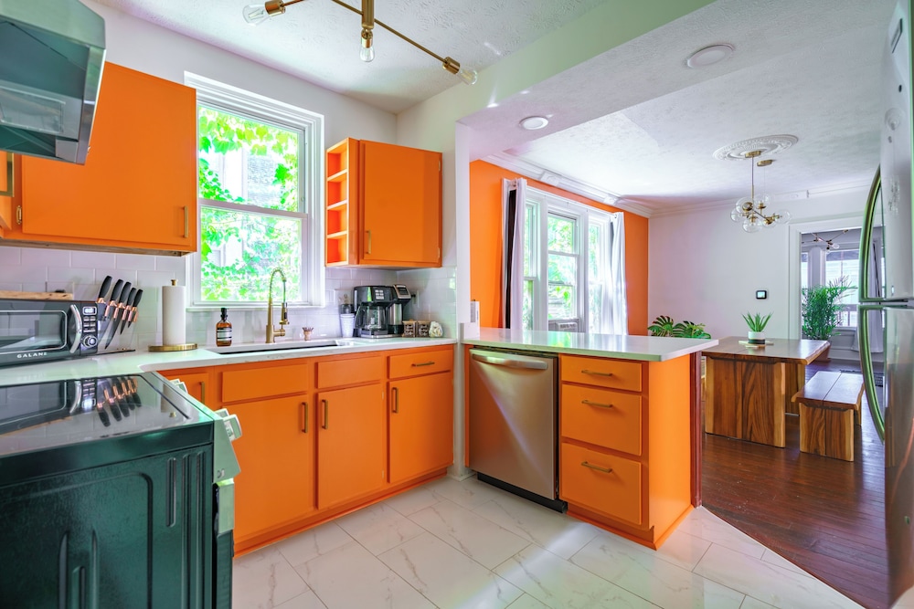 Jungle House Boutique Suites – Short North & Convention Center