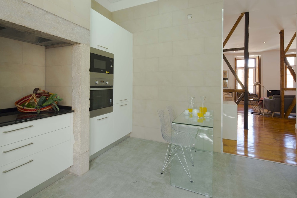 Bairro Alto Apartments by linc