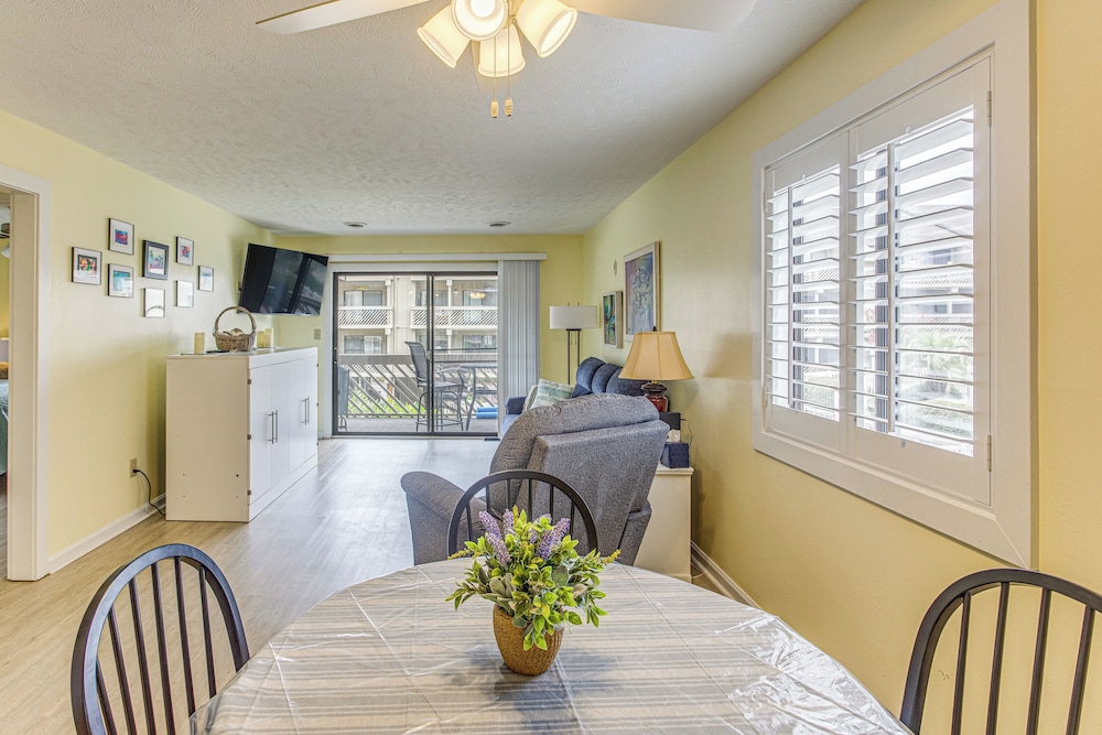 Poolside Fun + Ocean Strolls: Myrtle Beach Oasis!