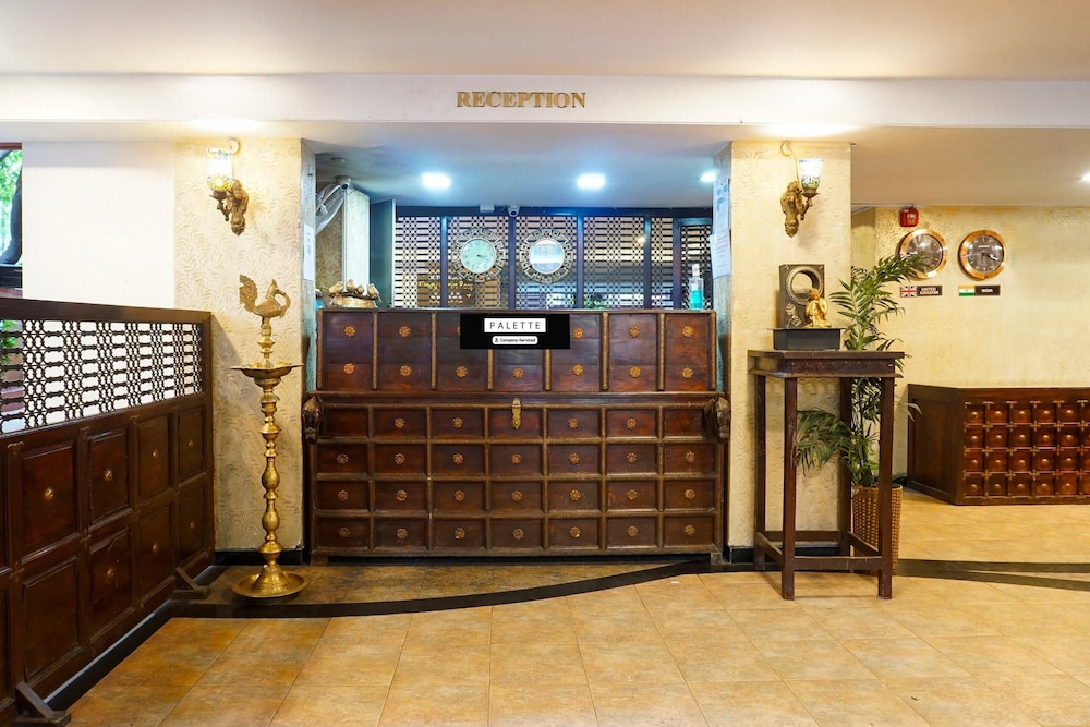 Premium Stays Near Fergusson College