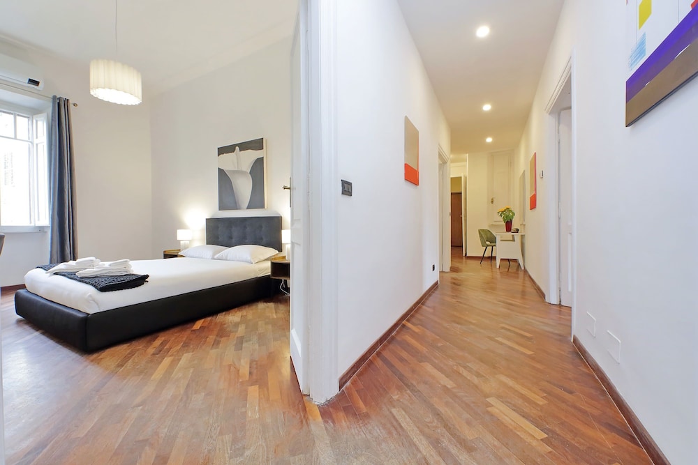 Giuliana Giant Apartment