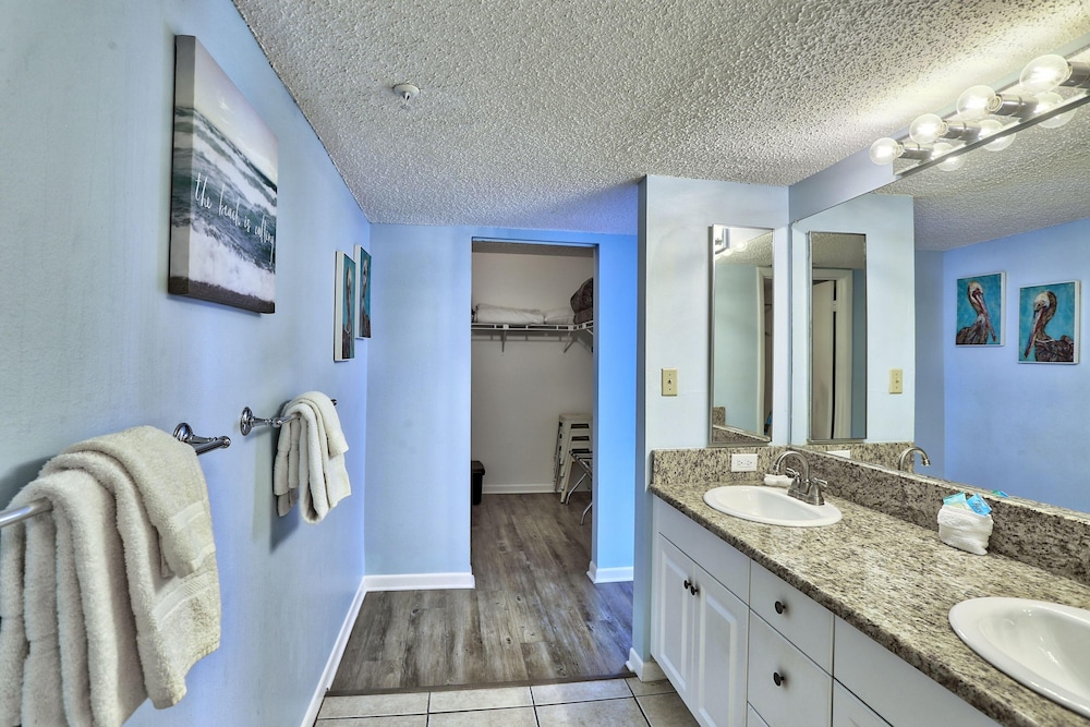 Ocean Sands 1-1002