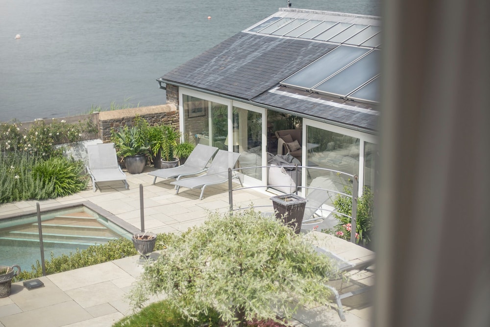 Curlew House