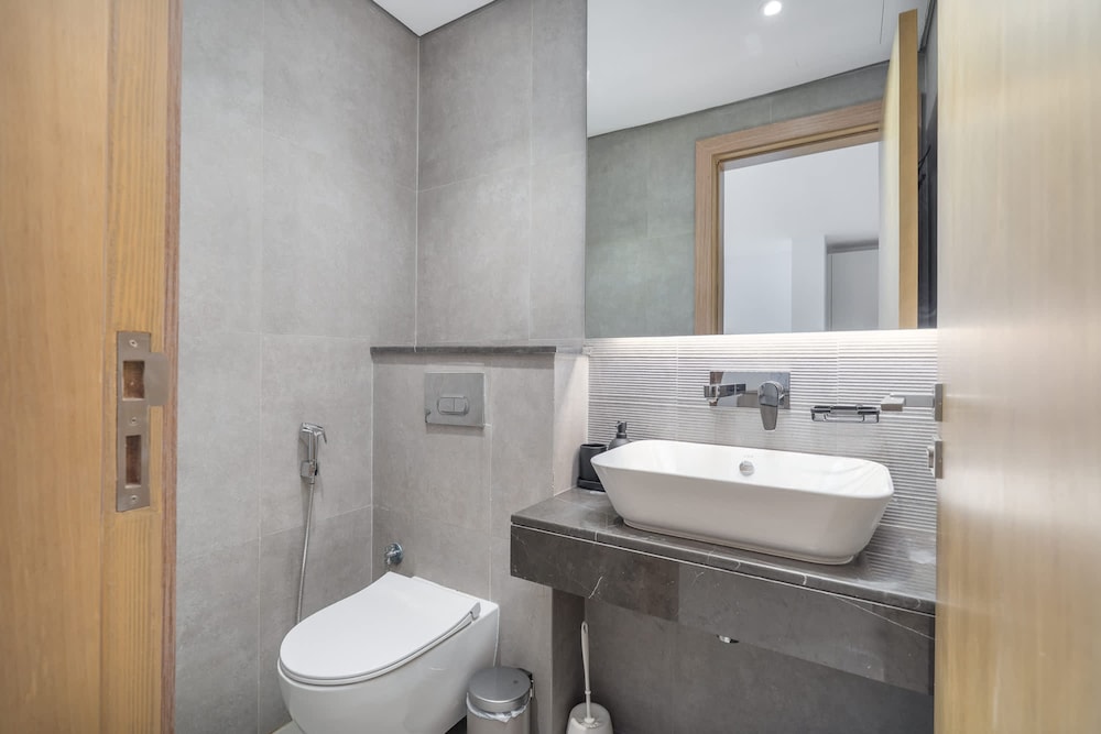 Lovely and Spacious 1 BR in Divine Residences