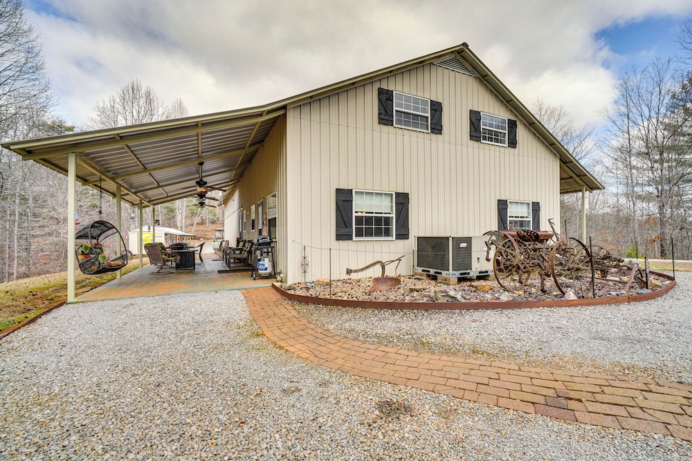 8 Mi to Tellico Plains: House & Cabin Near Trails!