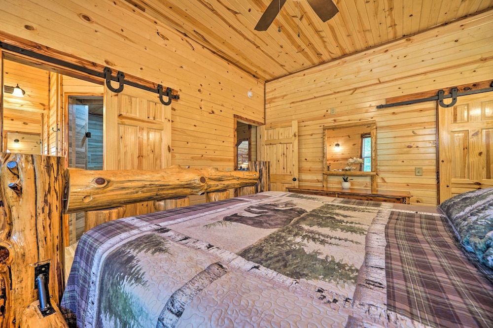 Talihina Retreat w/ Kiamichi River Access! view 3