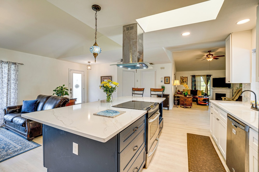 Pool, BBQ & More: Sleek Home in Port Charlotte!