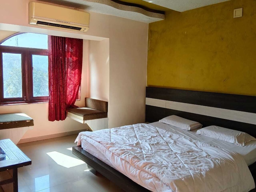 Mangal Murti Hotels Pvt. Ltd.