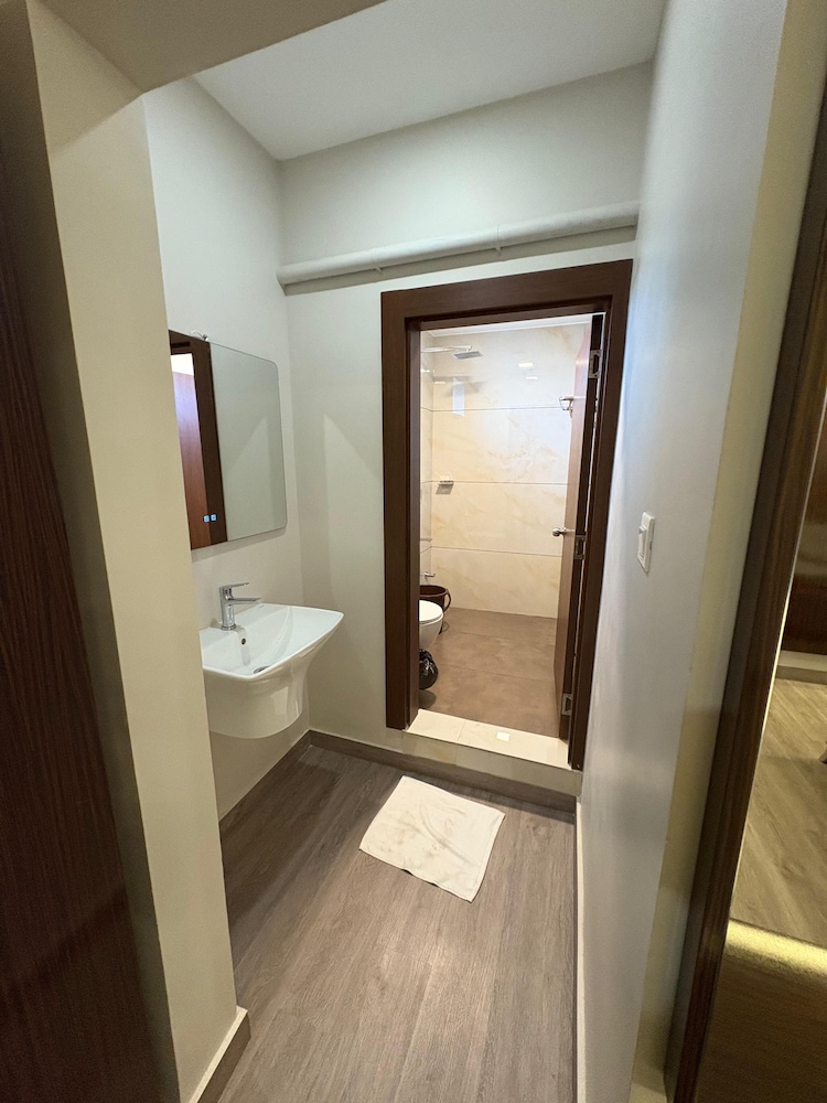 Kanak Residency Kuthuparamba