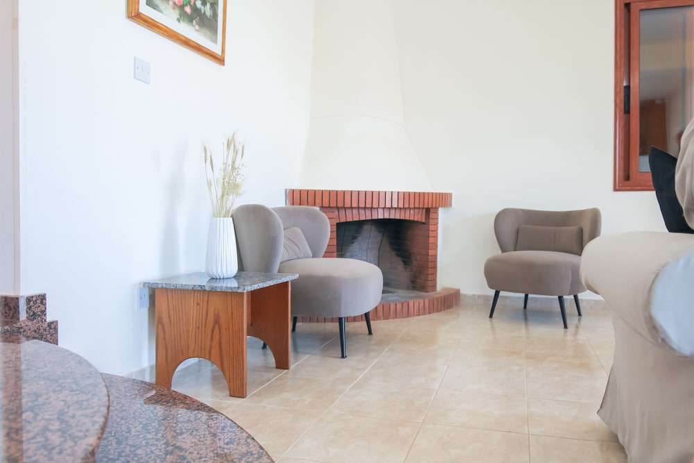 Phaedrus Living Serenity Villa Lysos