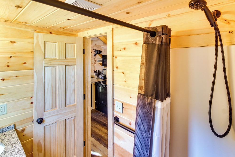 'feelin Feisty:' Blue Ridge Mtns Couple's Cabin