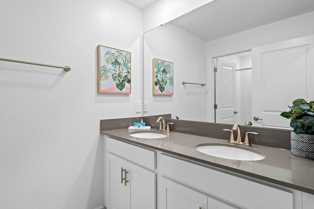 Special 4bedroom TH w Private Pool Next to Disney