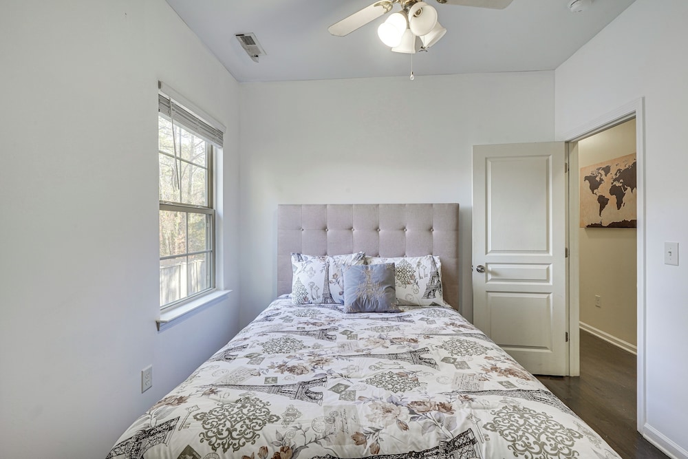2 Mi to Downtown Durham: Family Home w/ Yard!