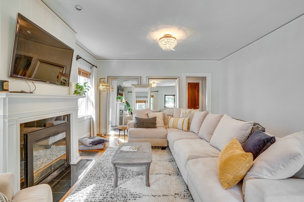 Charming Louisville Retreat w/ Patio & Fireplace!