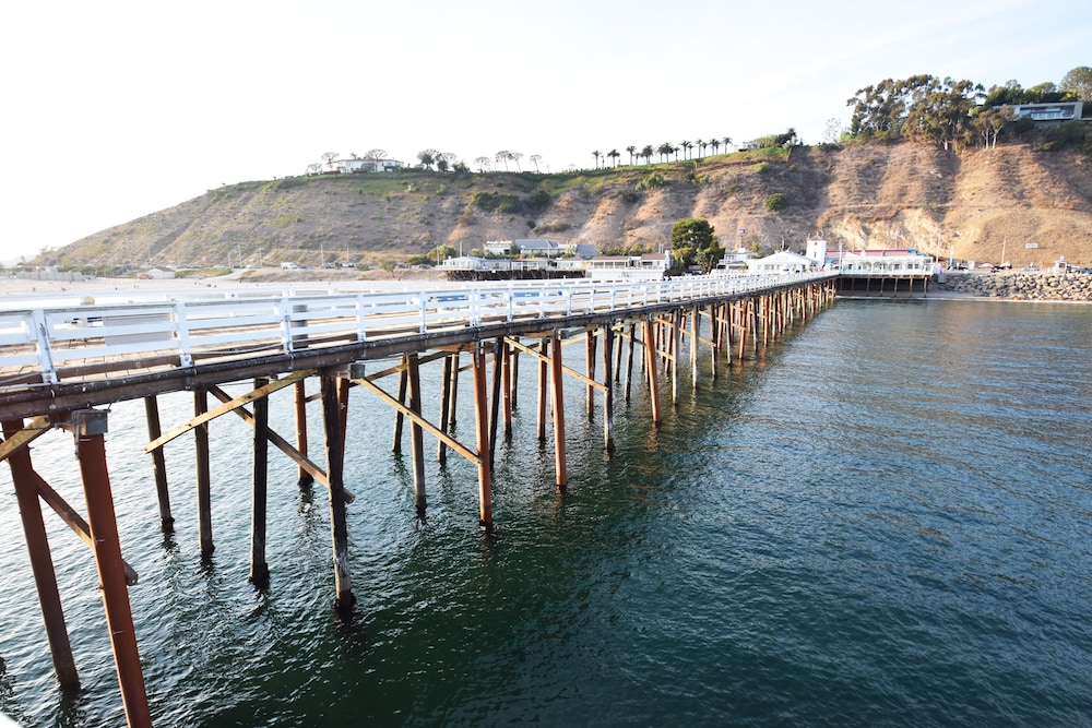 Malibu Beach Paradise Apartments