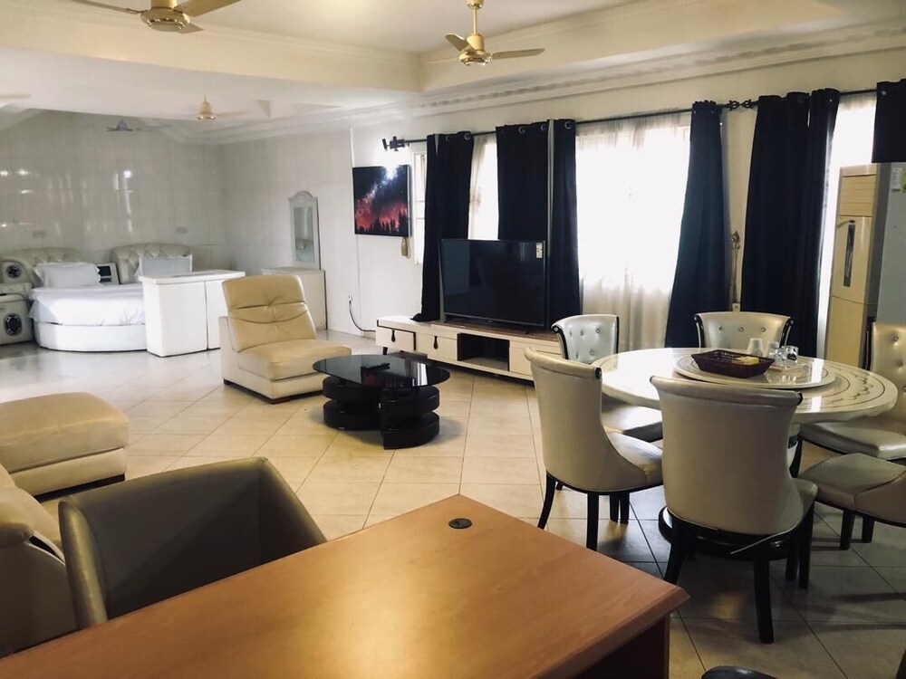 Crislord Palace Hotel - Property Image 8