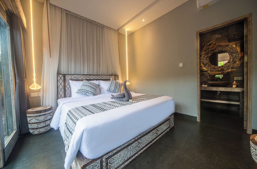 Luxury-Sang Villa-Central Sanur