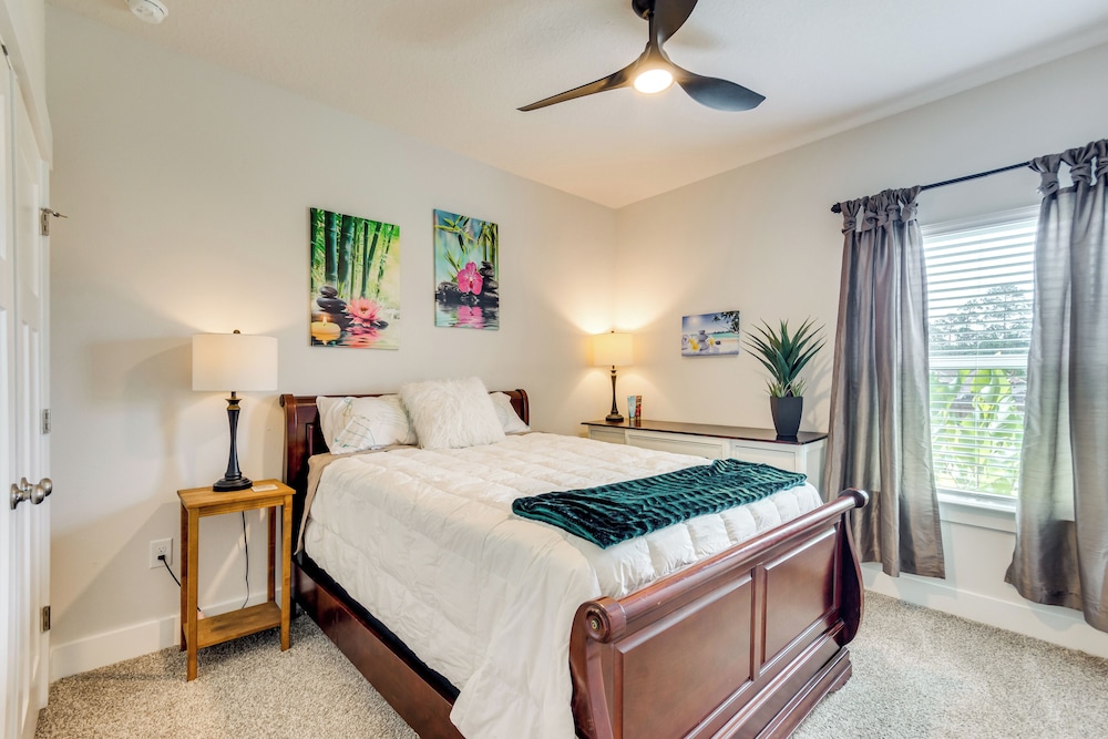 Pet-friendly Pensacola Home w/ Fenced Backyard