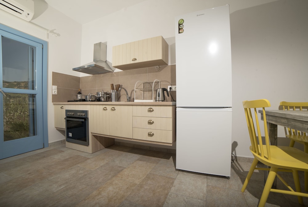 Almyra Guesthouses