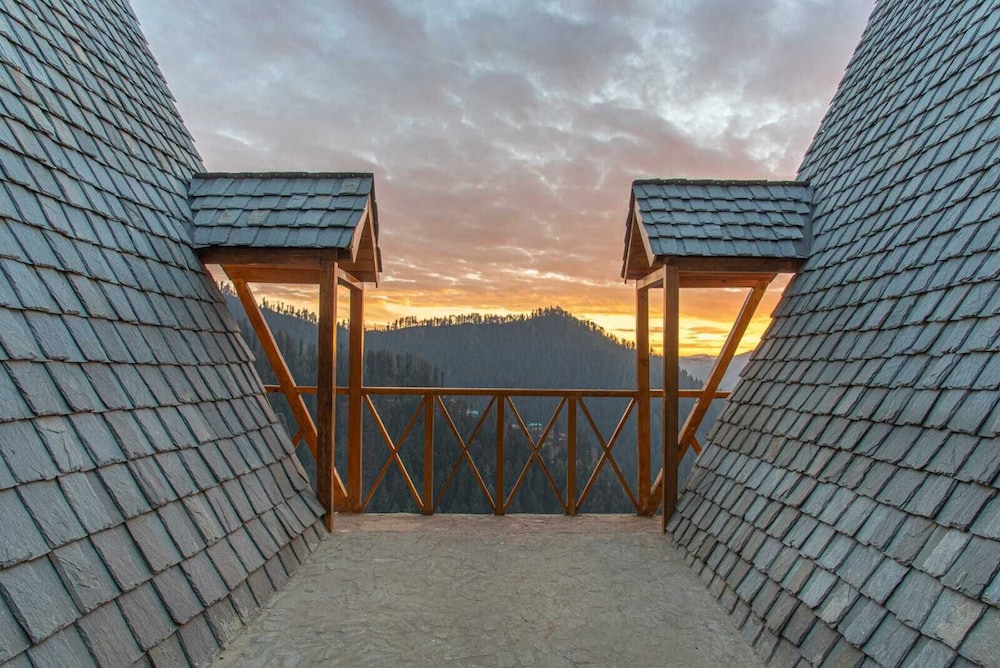 Nesta Narkanda Cottage