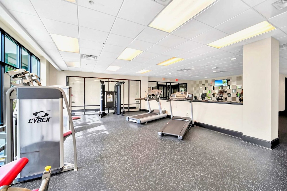 Upstay Modern 3BR Getaway w Pool and Hot Tub