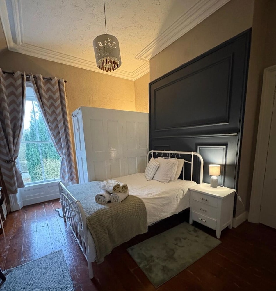 Fabulous 6 Bedroom Victorian Period House