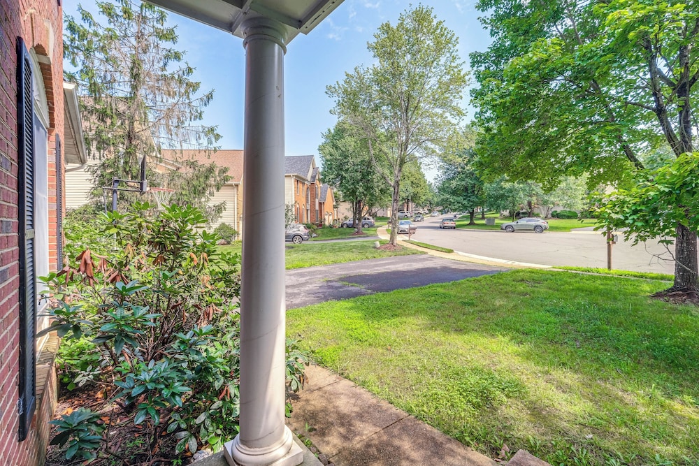 4 Mi to Dulles Airport: Spacious D.c. Area Home