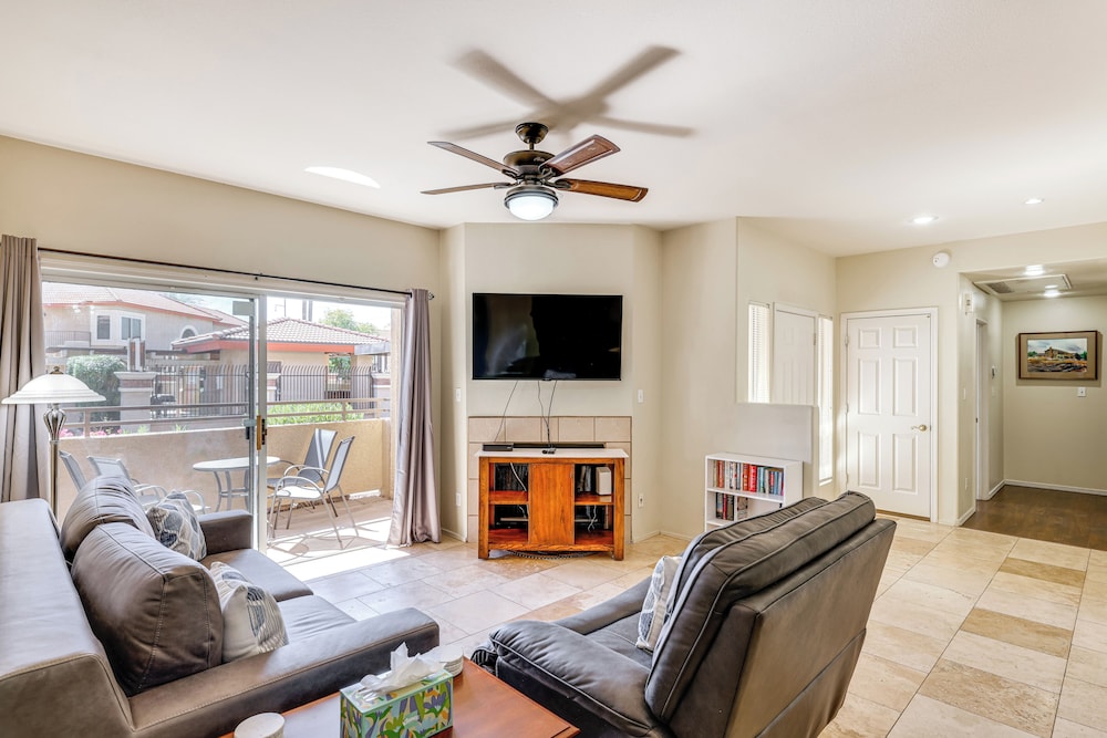 Near Hiking: Condo w/ Pool & Tennis in Phoenix!