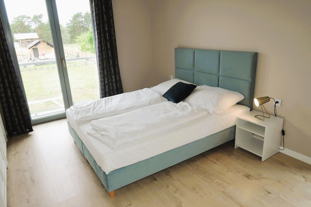 New, Large Holiday Home for 10 People