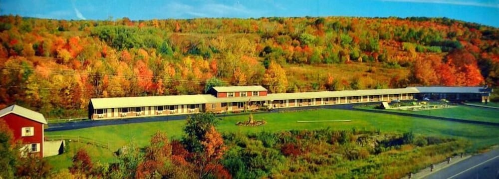 Hotel Ladd Brook Inn