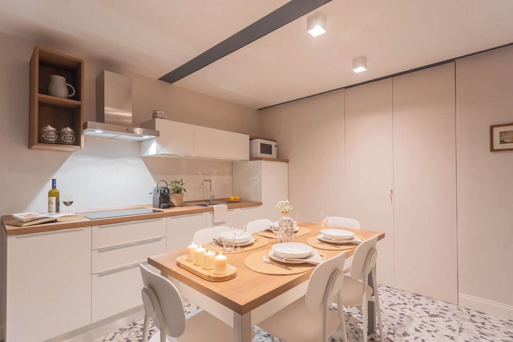 Cinque Giornate 70 Suites by Rent all Como