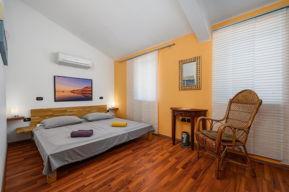 Lovely Villa Near the Beach