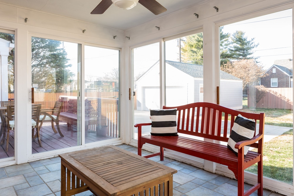 Spacious 6BR /2.5 Bath in Highlands! - Image 2