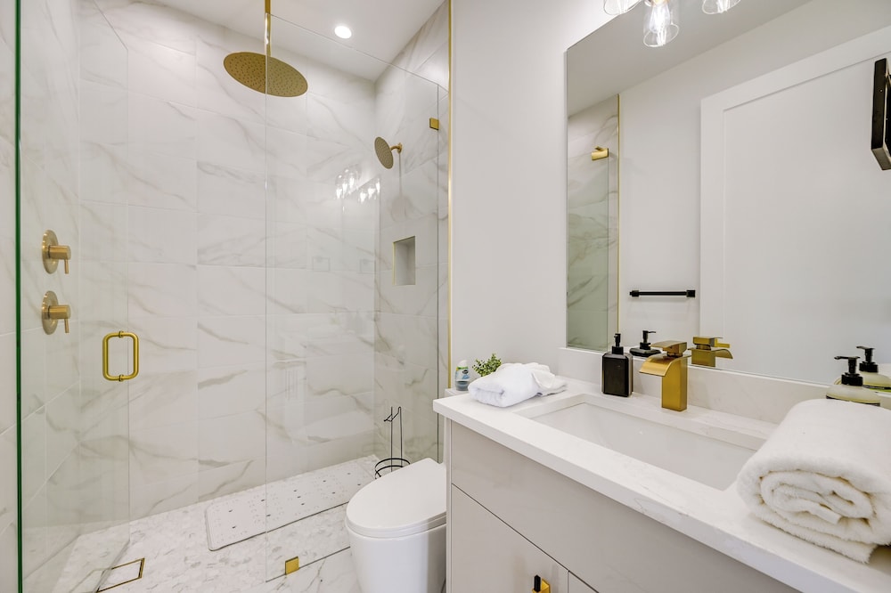 3 Mi to Naples Beach: Luxurious Home w/ Pool!