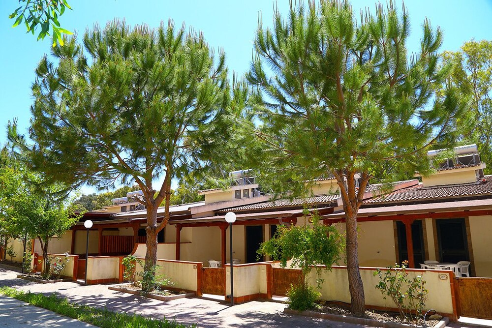Eraclea Minoa Village