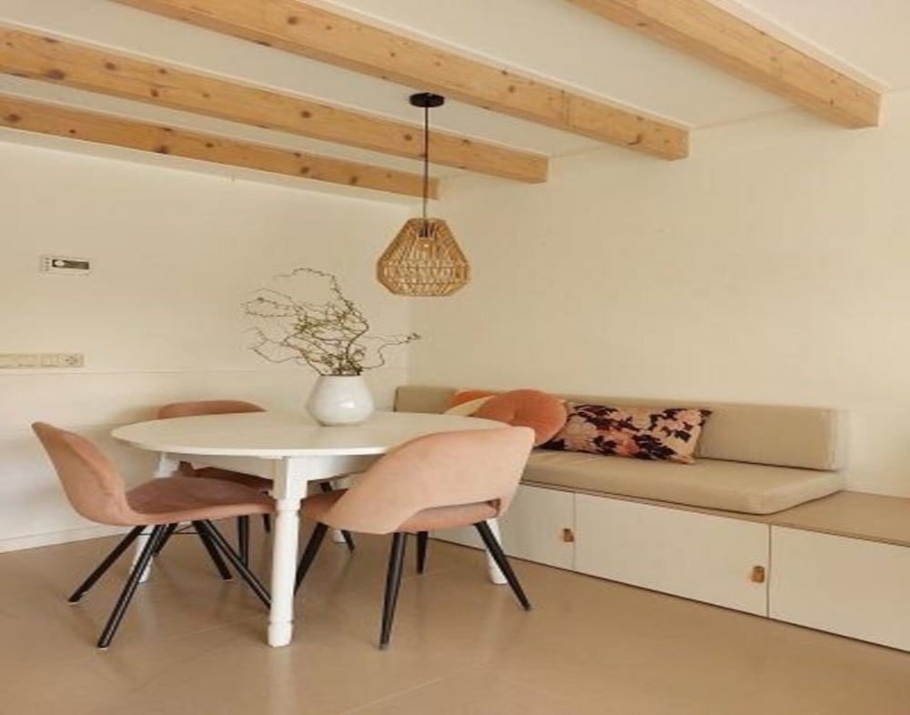 Cosy Furnished Holiday Home