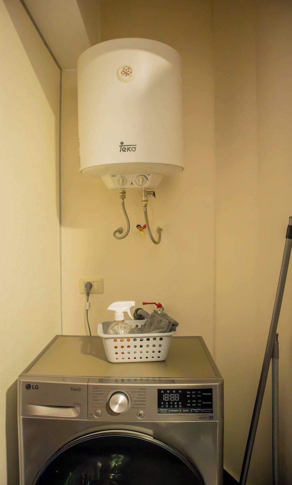 w Exceptional 1BR w Balcony in San Isidro