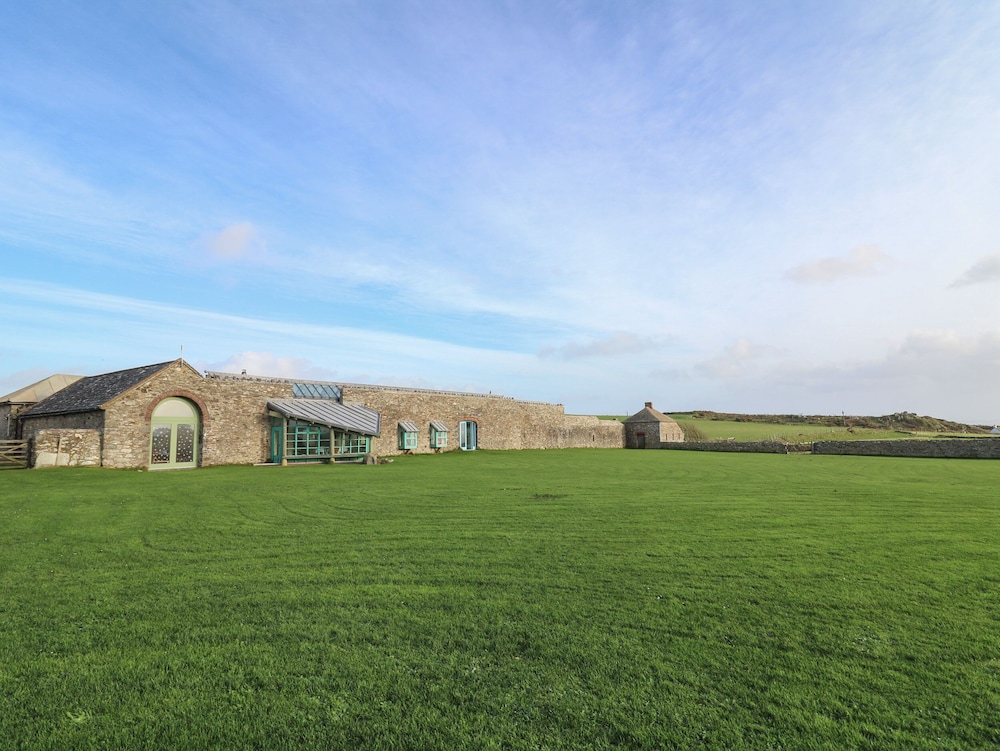 Lower Treginnis Farm
