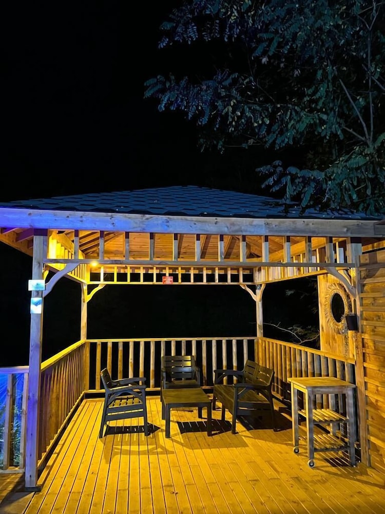 Sapanca Dereboyu Konakları