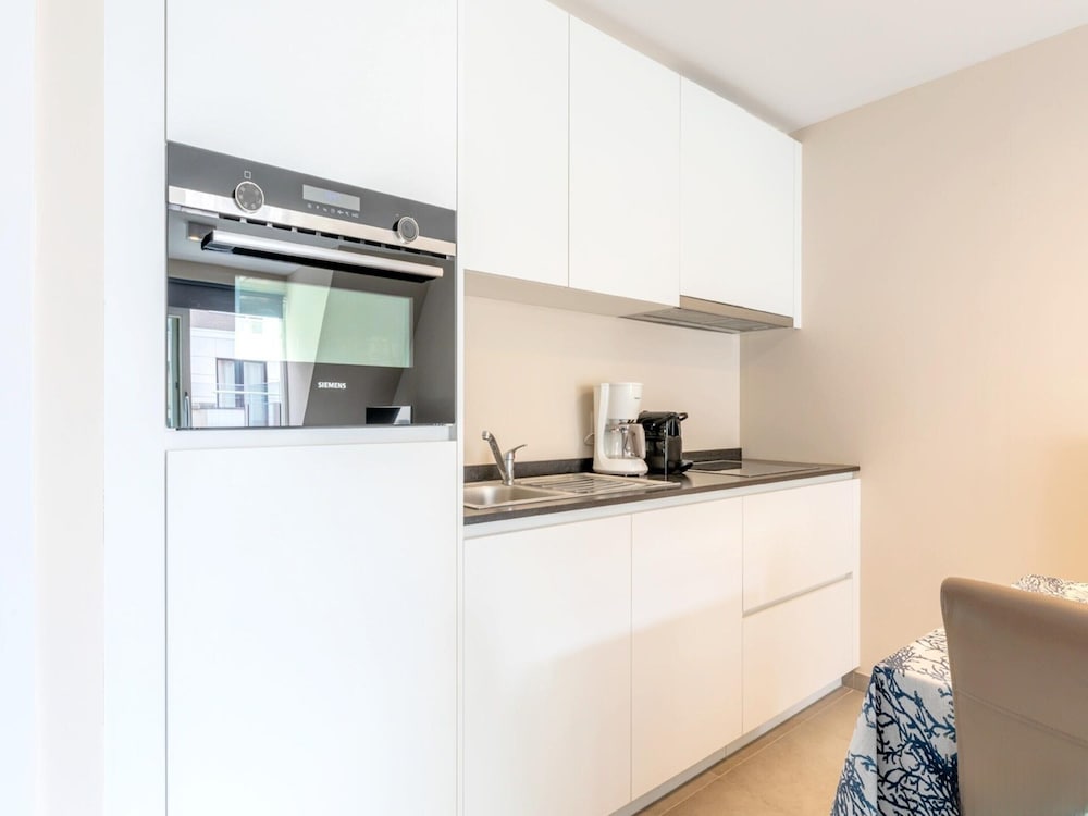 2-bedroom Flat With Side sea View