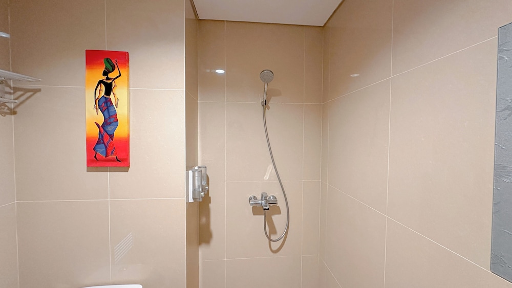Comfortable Living And Best Location 1Br At Grand Sungkono Lagoon Apartment