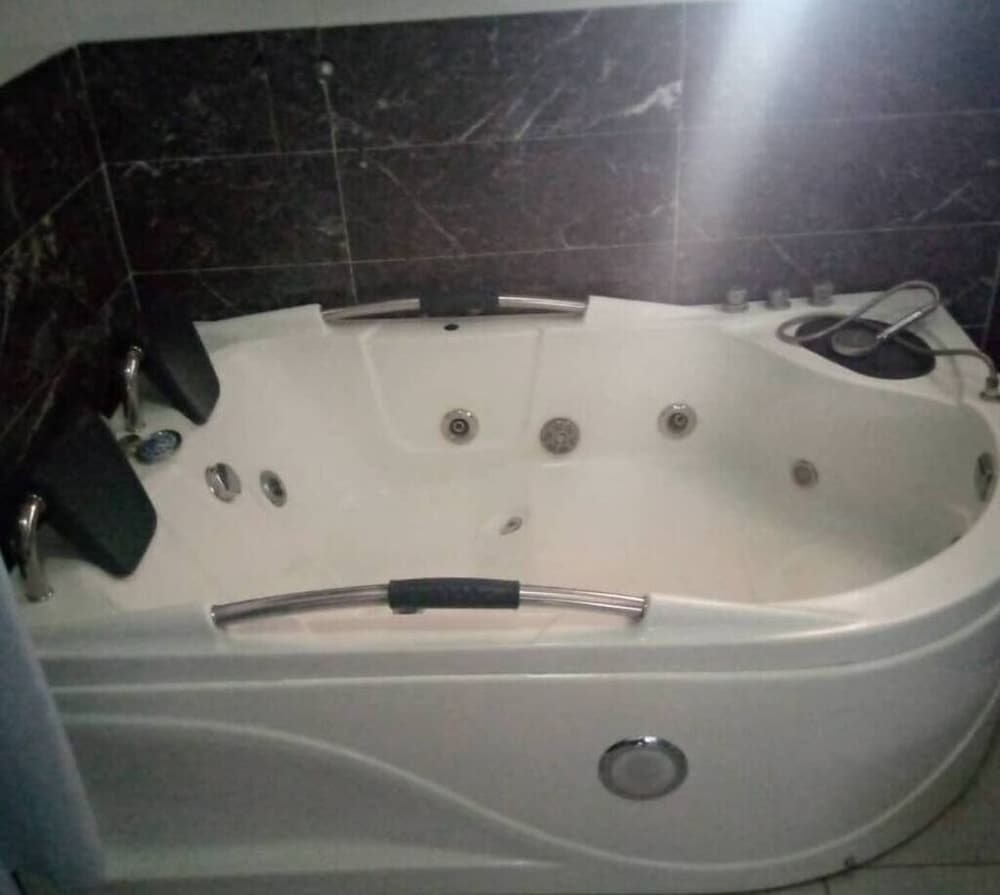 Photo 9