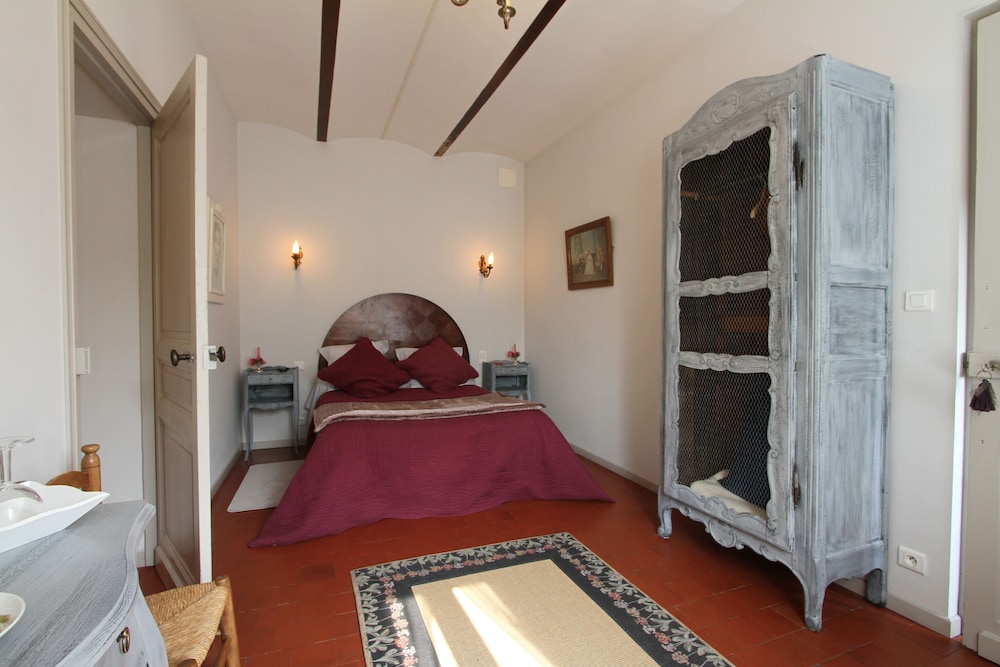 Le Clos Xavianne view 2