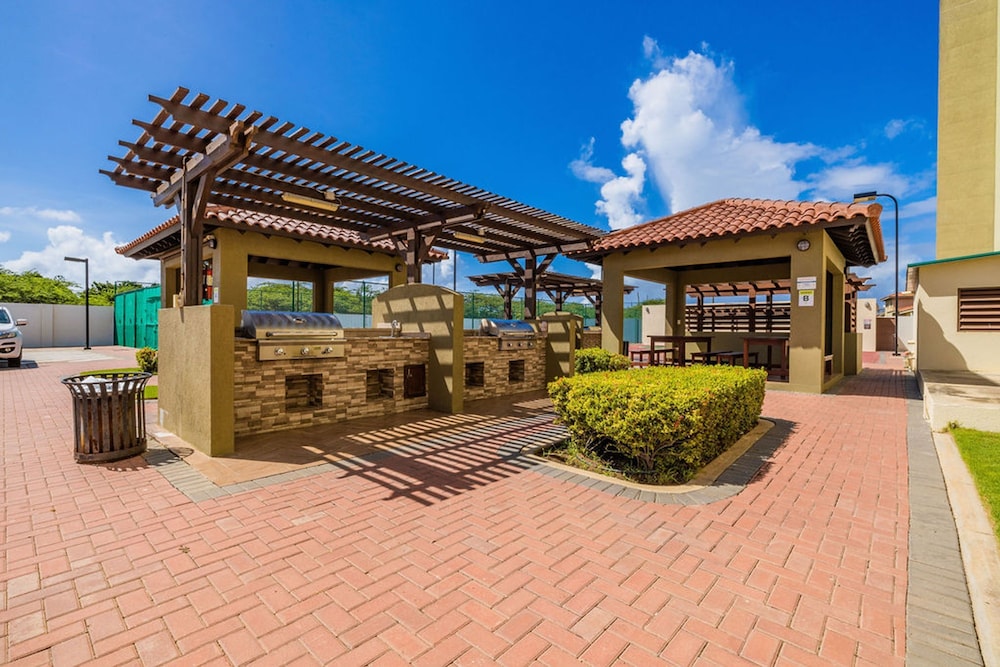 Fantastic 1BR Condo w Amazing Views Amenities