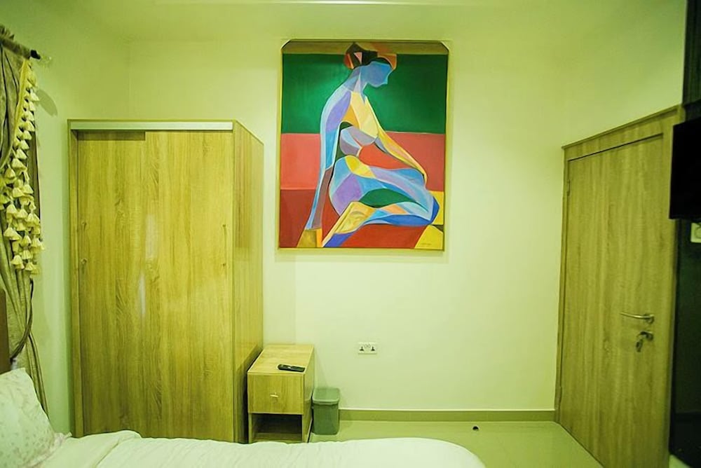Kiki's Home and Apartments